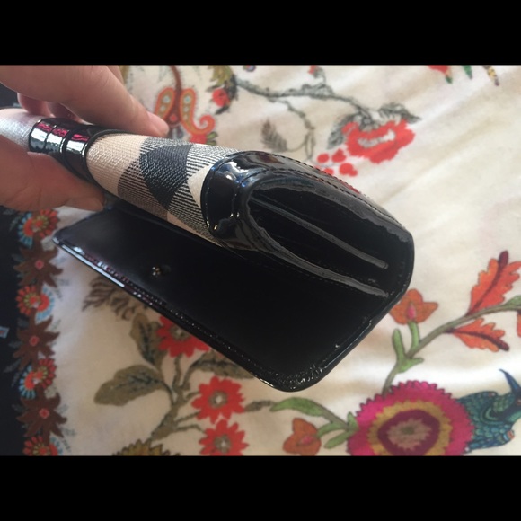 ❗️SOLD❗️Burberry Continental Wallet. - Picture 6 of 8