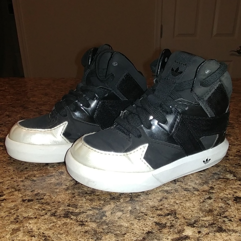 Adidas toddler sz 8c