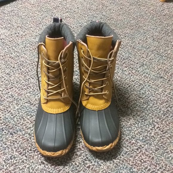 Tommy Hilfiger Shoes - Tommy Hilfiger duck boots