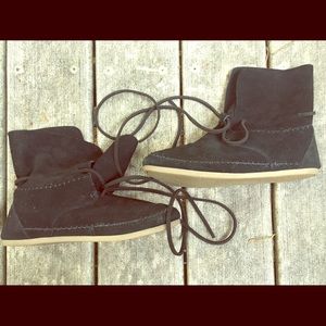 Toms Zaharia Black Suade Boot