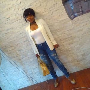 Meet your Posher, Yvette