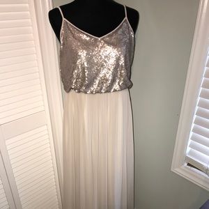 Glam and elegant dress perfect for a formal party!