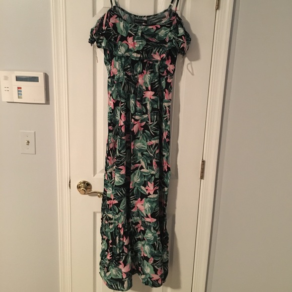 Tropical Cold Shoulder Maxi - Picture 2 of 4