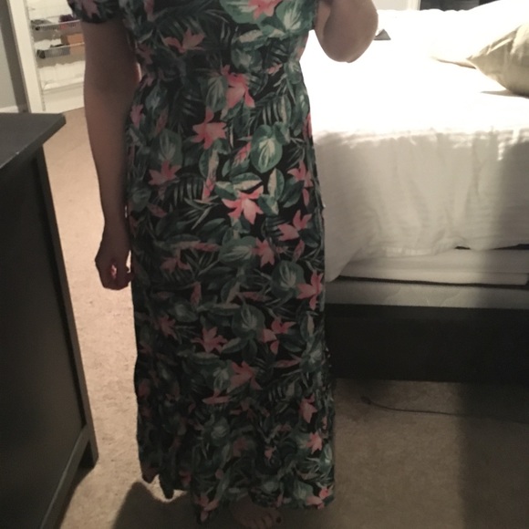Tropical Cold Shoulder Maxi - Picture 4 of 4
