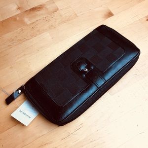 Liz Claiborne Wallet