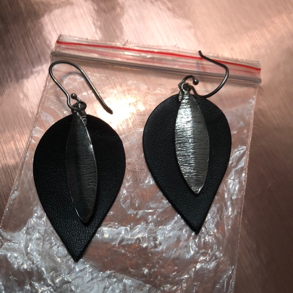 Black Leather Silver Leaf interchangeably