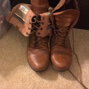 Combat boots