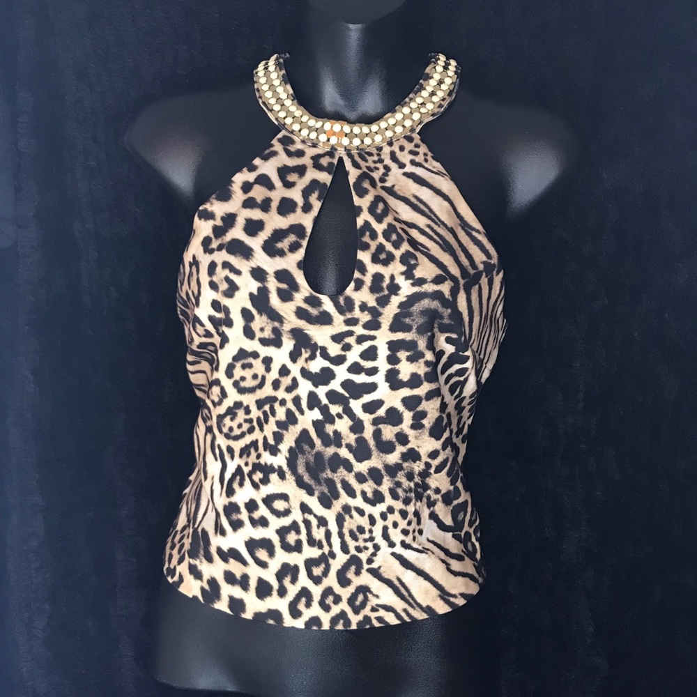 Leopard sleeveless shirt with dazzled neck