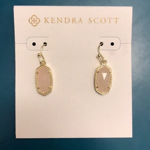 Gold Lee earrings in Rose Quarts