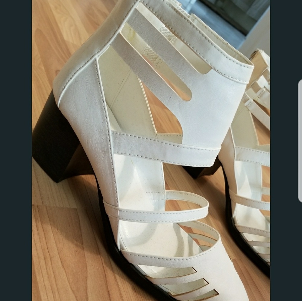 Qupid cage booties