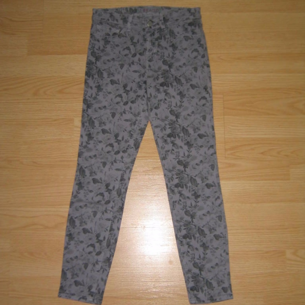 ⏳GONE JUNE 30⏳ J Brand Capri Skinny Jeans - Picture 5 of 8