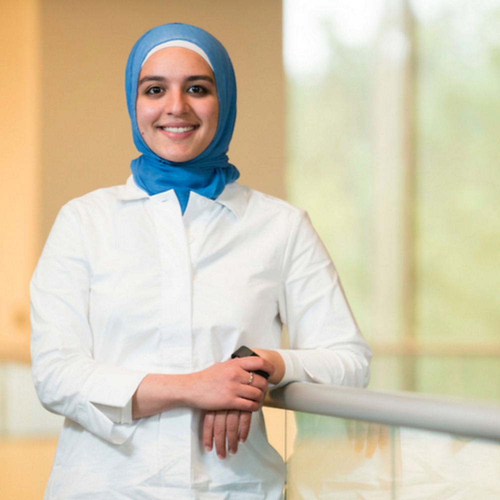 Meet your Posher, Deena
