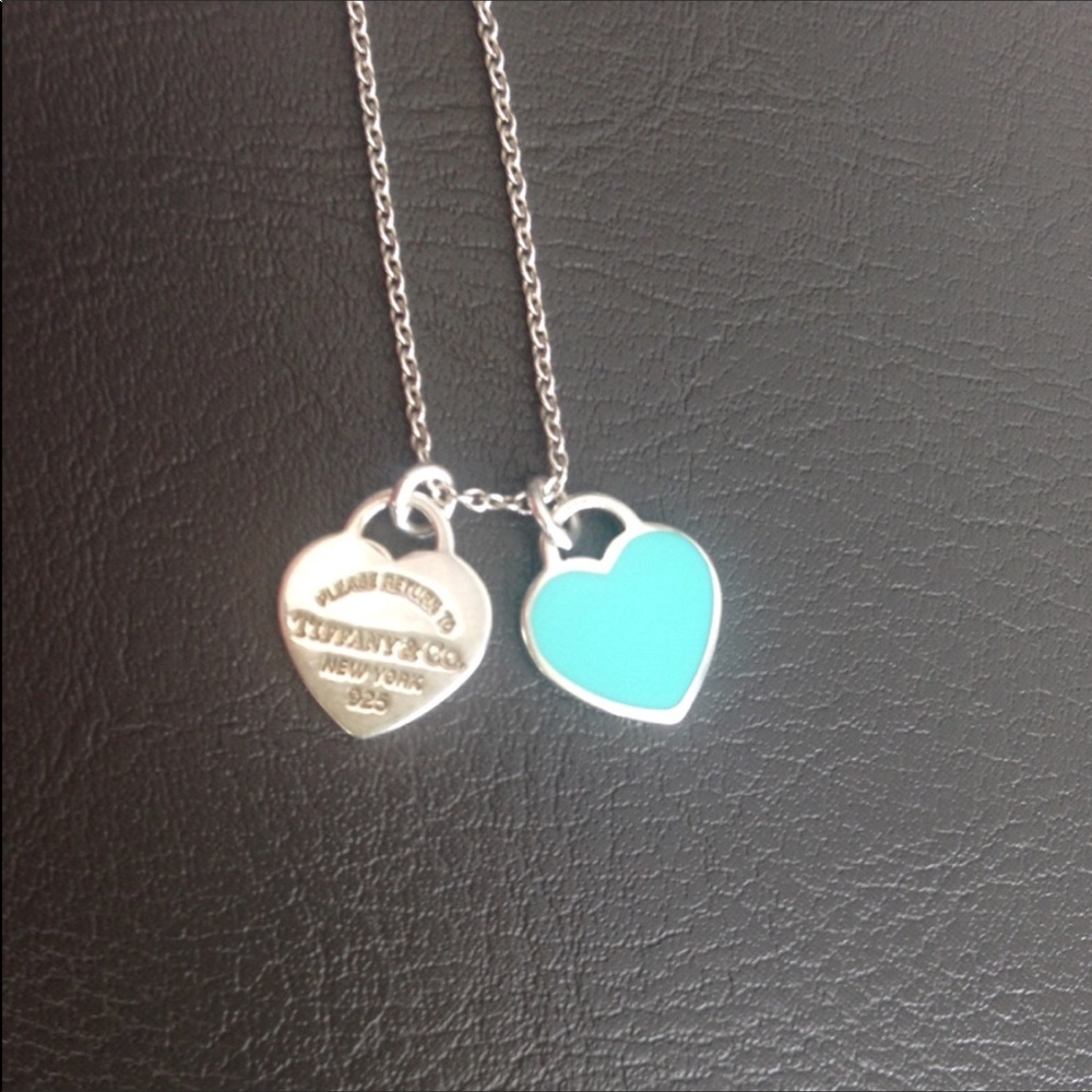 Return To Tiffany - Double Heart Tag Pennant