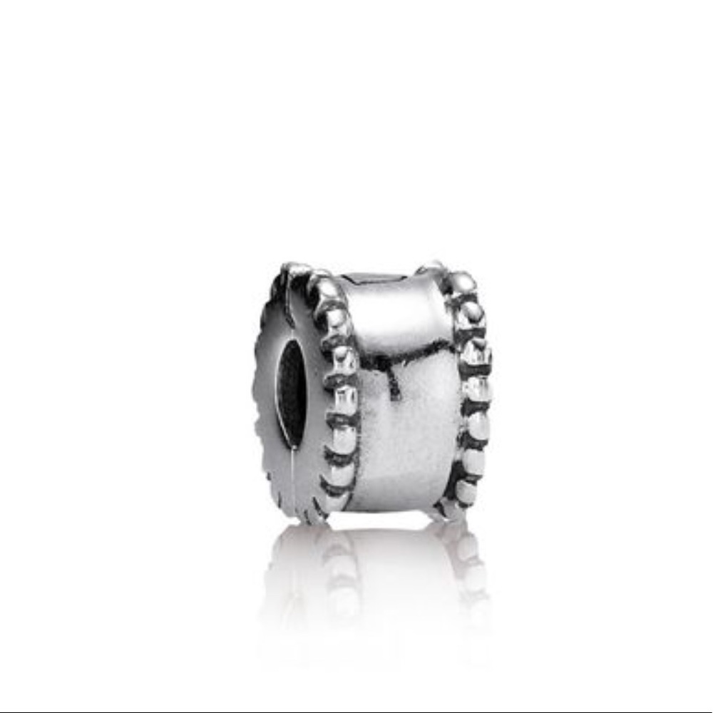 Pandora Beveled Clip