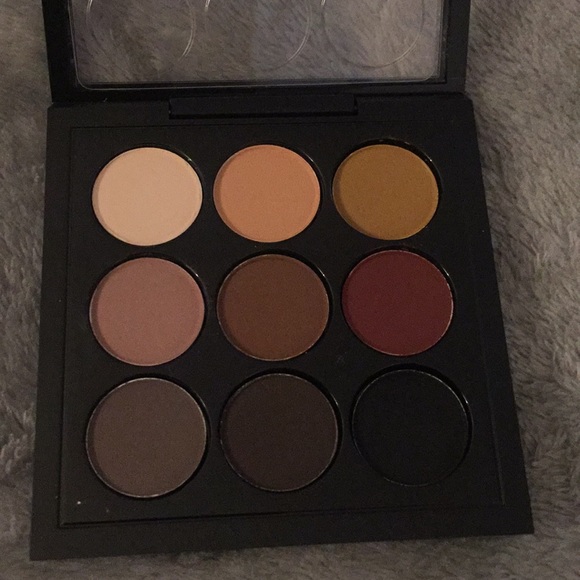 BNIB MAC SEMI-SWEET TIMES NINE EYESHADOW - Picture 2 of 3
