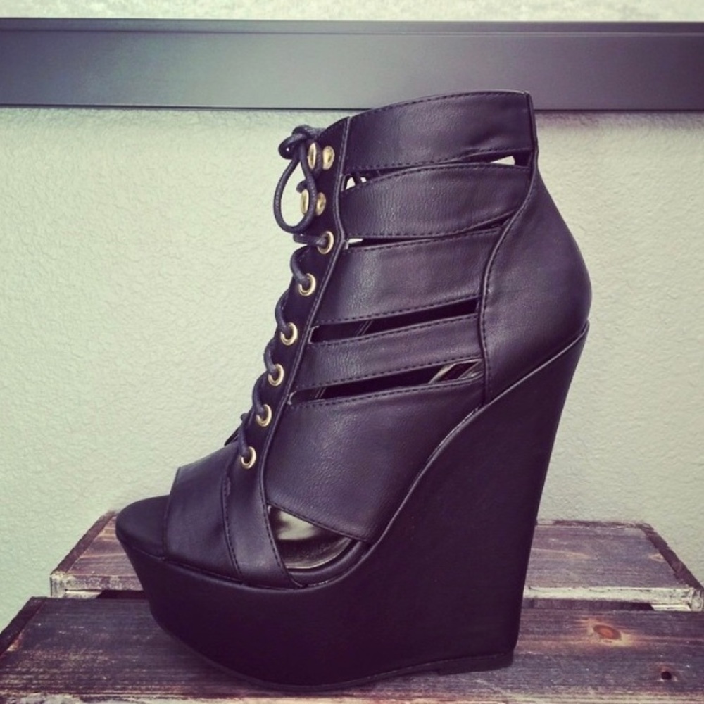 ❌SOLD❌The Knockout Wedge