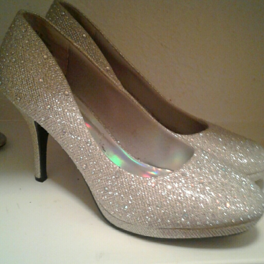 Hot tomatoe heels