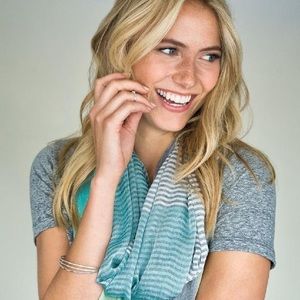 SAIGE SILPADA SCARF YEARROUND USE