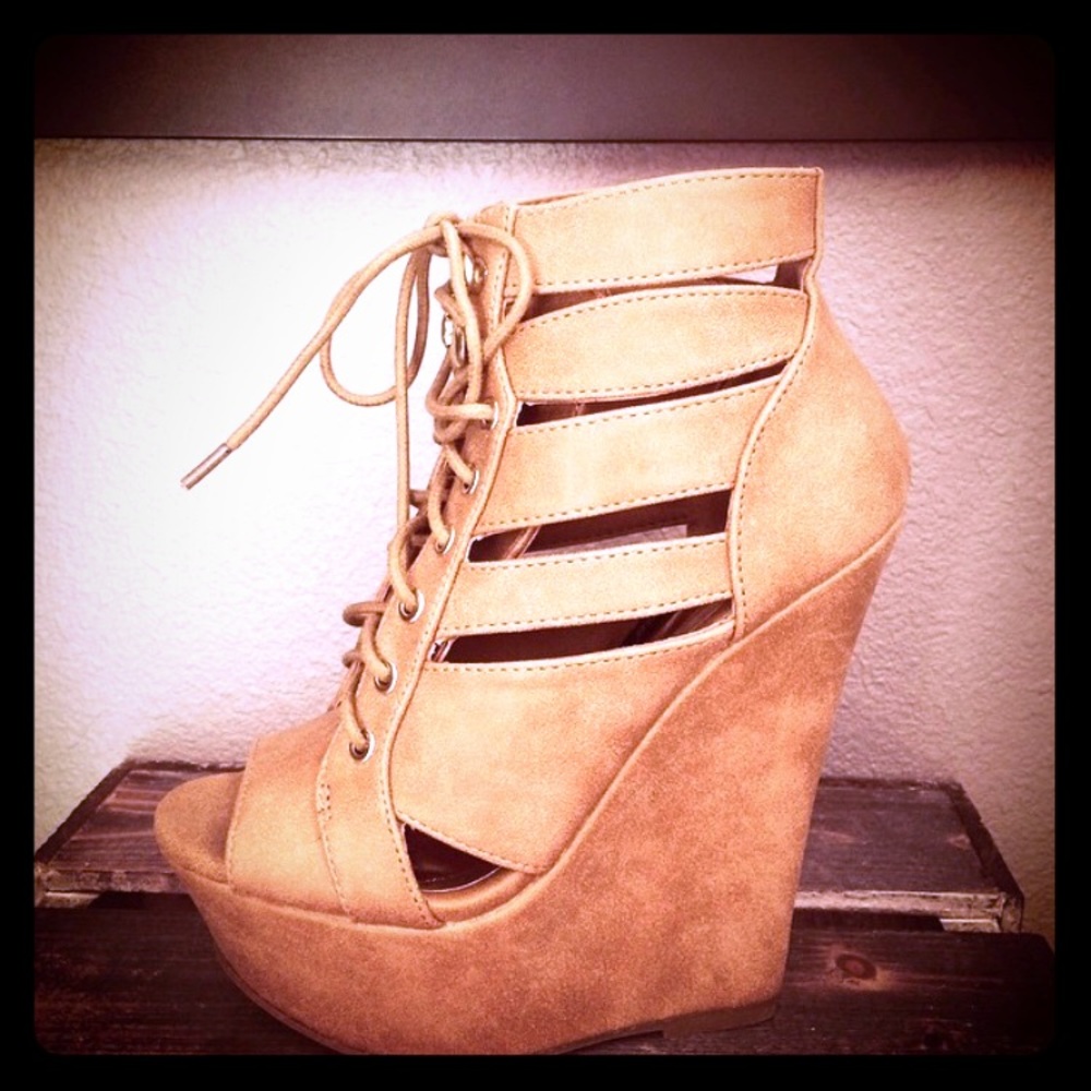 ❌SOLD❌The Knockout Wedge