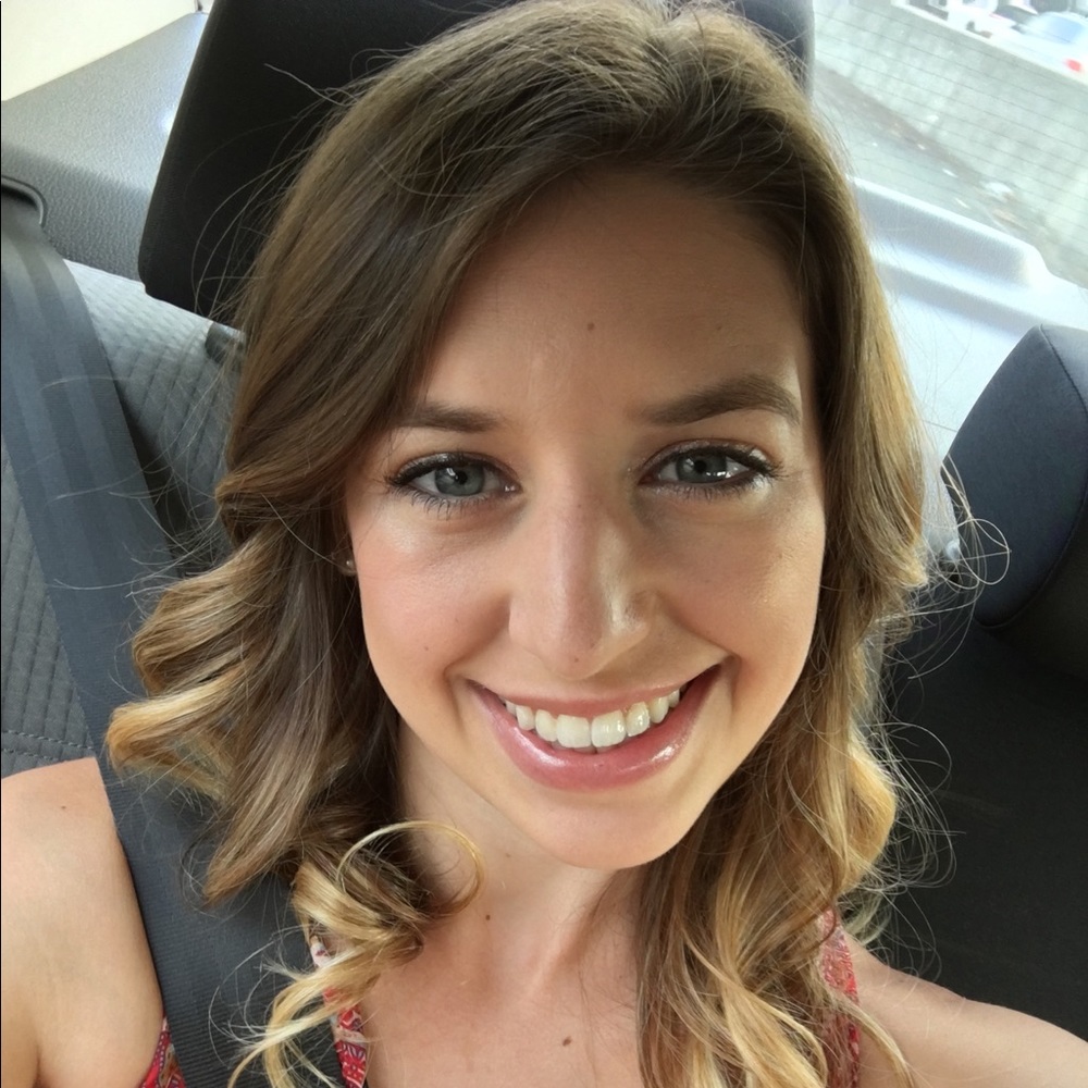 Meet your Posher, Alyssa