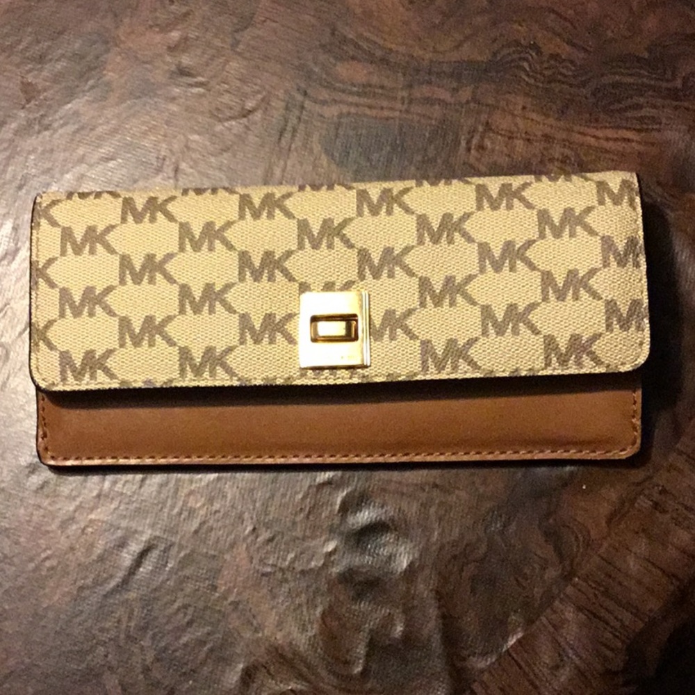 Michael Kors wallet