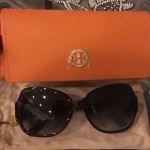 Tory Burch Black sunglasses