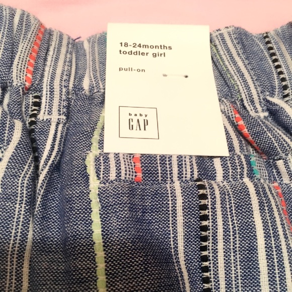 Brand NEW Gap shorts!! - Picture 3 of 3