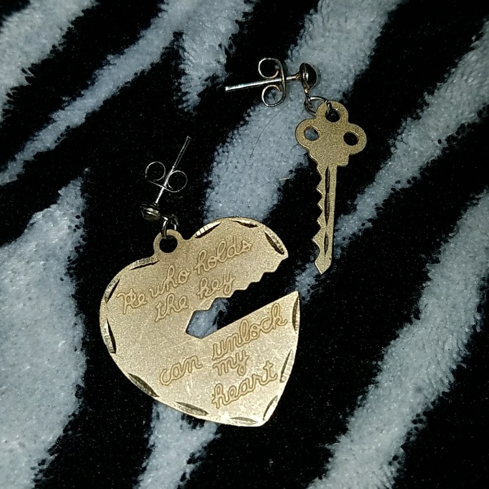 Gold colored Heart and key earings