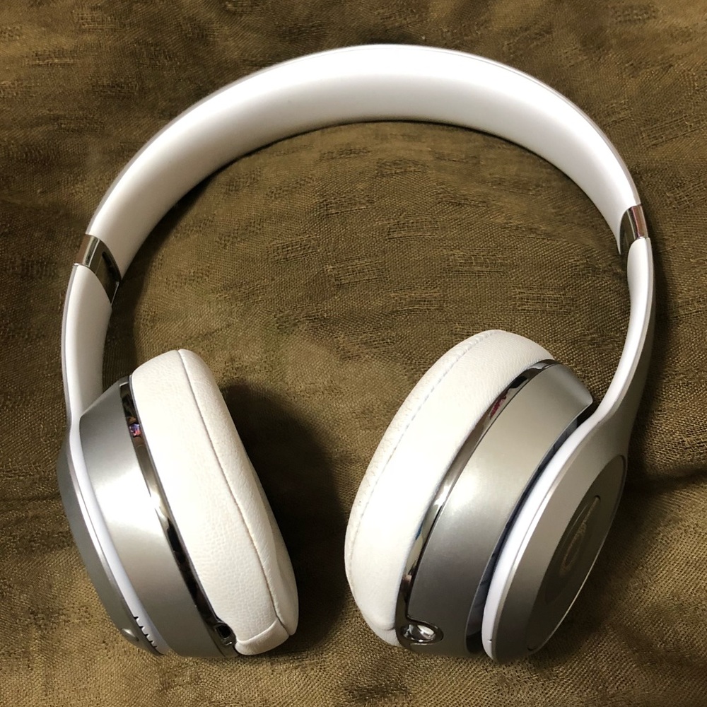 Dr Dre Silver Solo Wireless Headphones