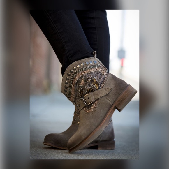 Naughty Monkey Boots - Picture 4 of 4