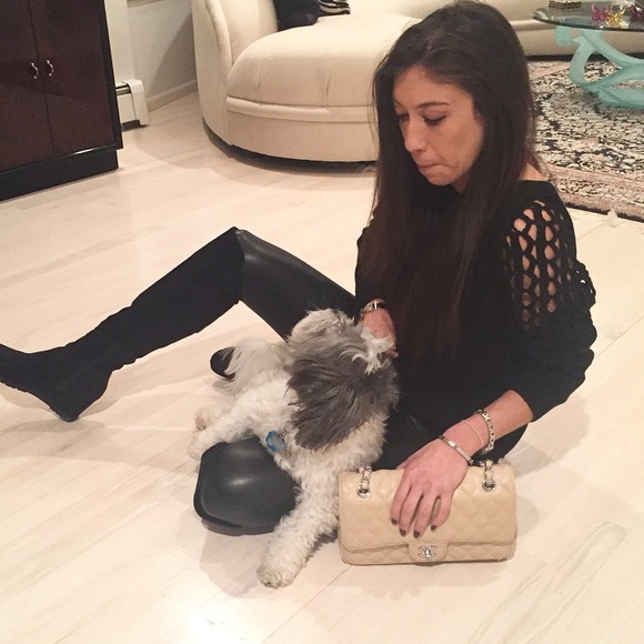 Meet the Posher @laurenmichellej xoxo Lauren 💋 - Picture 2 of 8