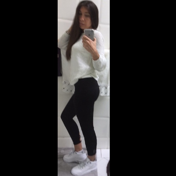 Meet the Posher @laurenmichellej xoxo Lauren 💋 - Picture 5 of 8