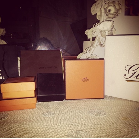 Meet the Posher @laurenmichellej xoxo Lauren 💋 - Picture 7 of 8