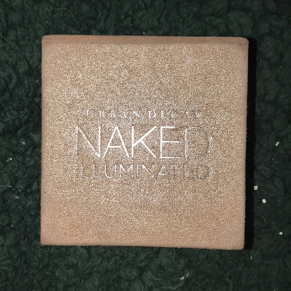 Urban Decay Naked Illuminated shimmer powder - Picture 1 of 3