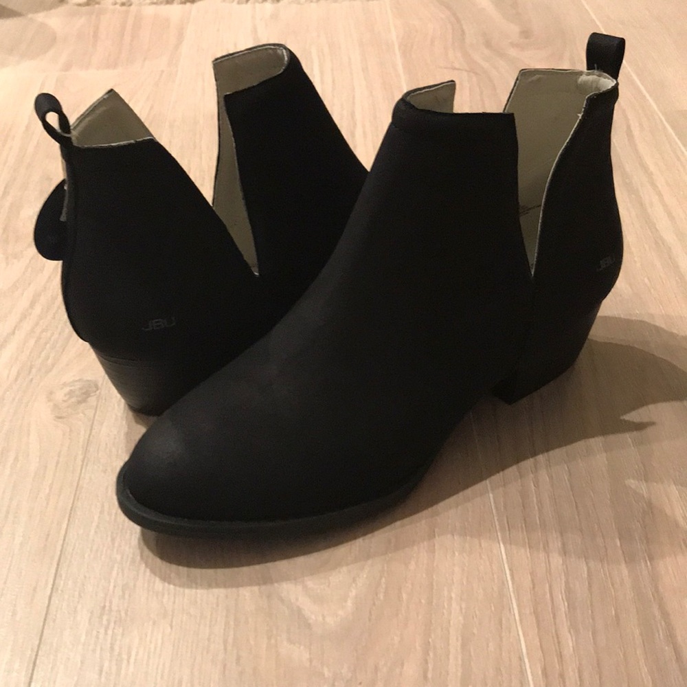 NEW Women’s Jambu Parker Black Bootie, Size 10