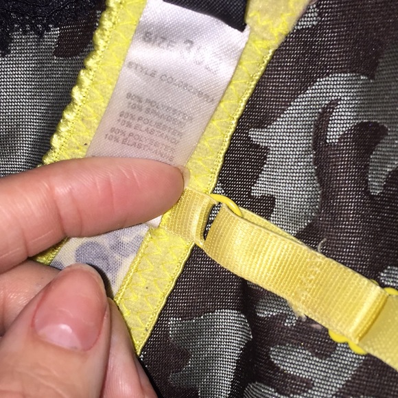 Bras - Picture 2 of 5