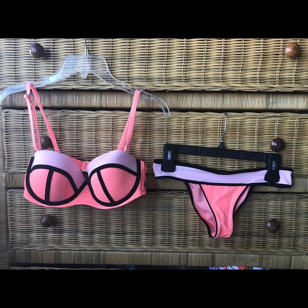 VS bikini
