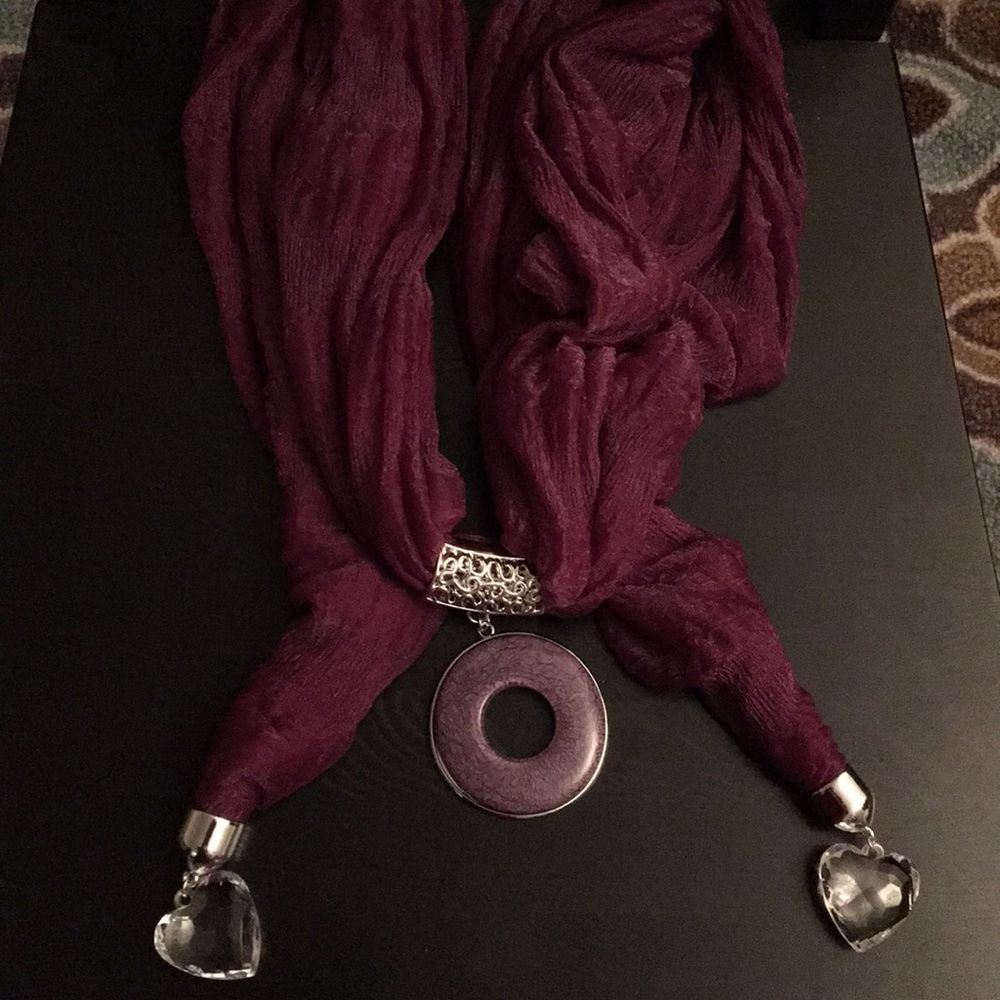 Unique and gorgeous scarf with pendant!