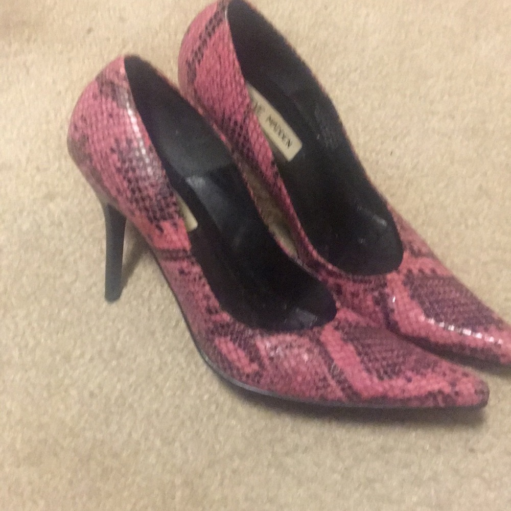 Pumps - Picture 2 of 4
