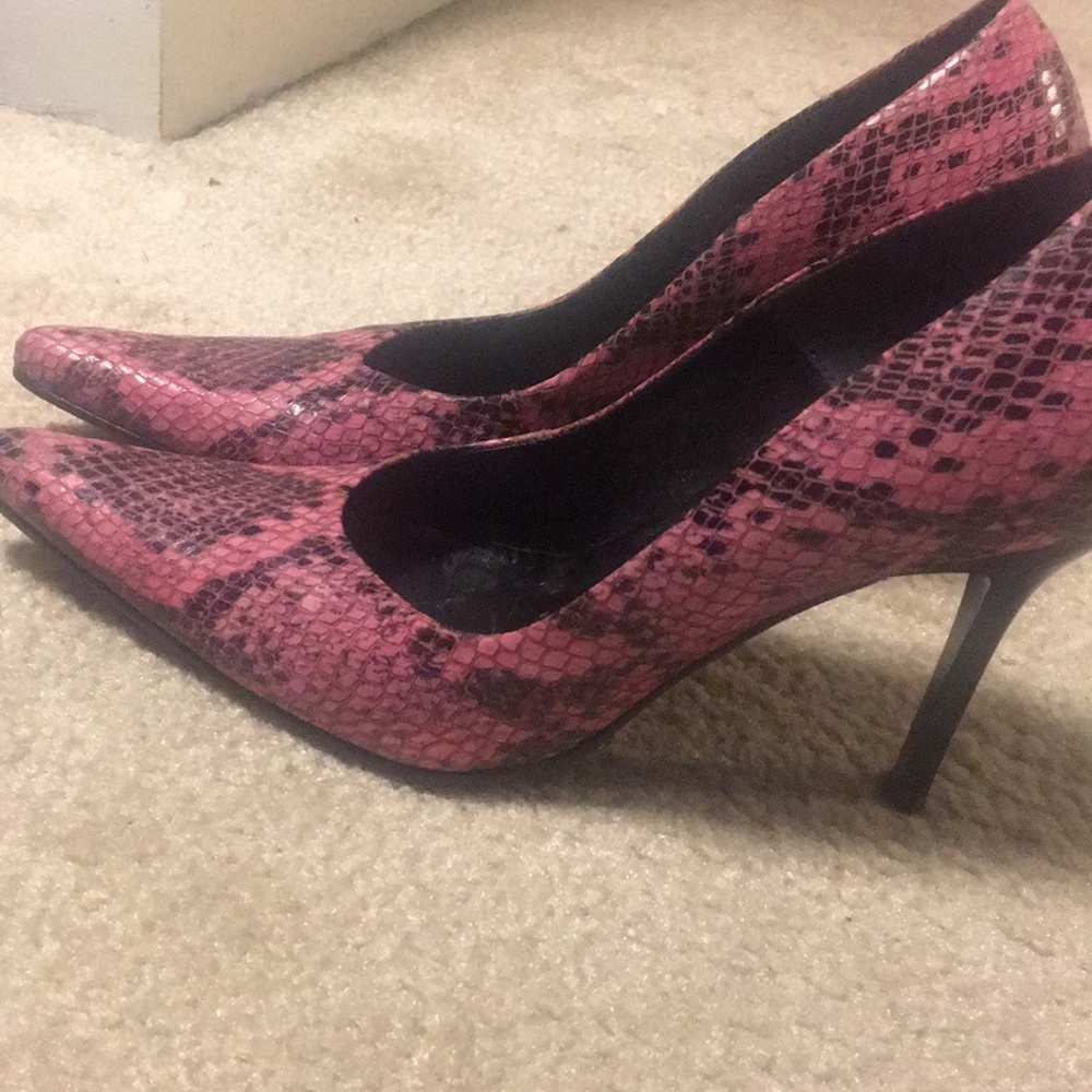 Pumps - Picture 3 of 4