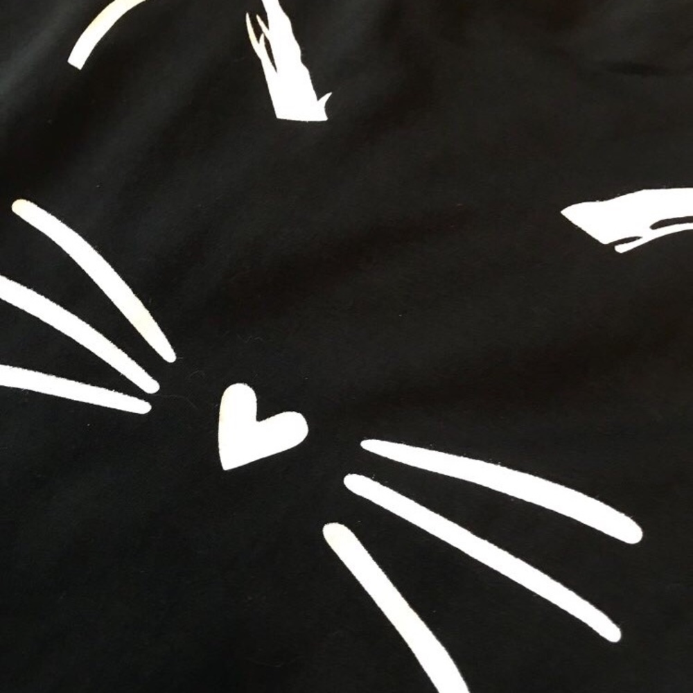 ✨Cat Lover Black & White Sweatshirt✨ - Picture 4 of 6
