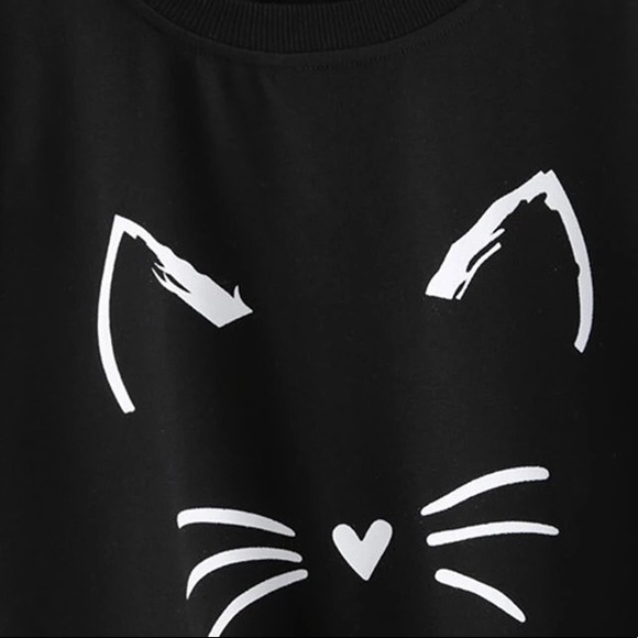 ✨Cat Lover Black & White Sweatshirt✨ - Picture 2 of 6