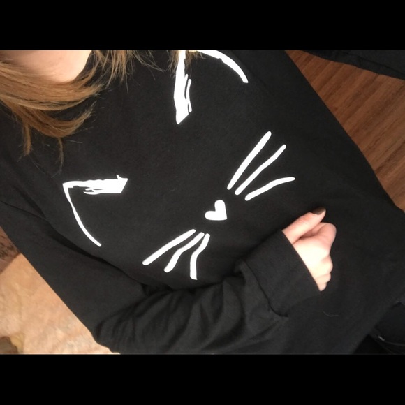 ✨Cat Lover Black & White Sweatshirt✨ - Picture 5 of 6