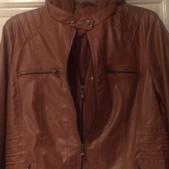 Very flattering brown Jacket. - Picture 2 of 3