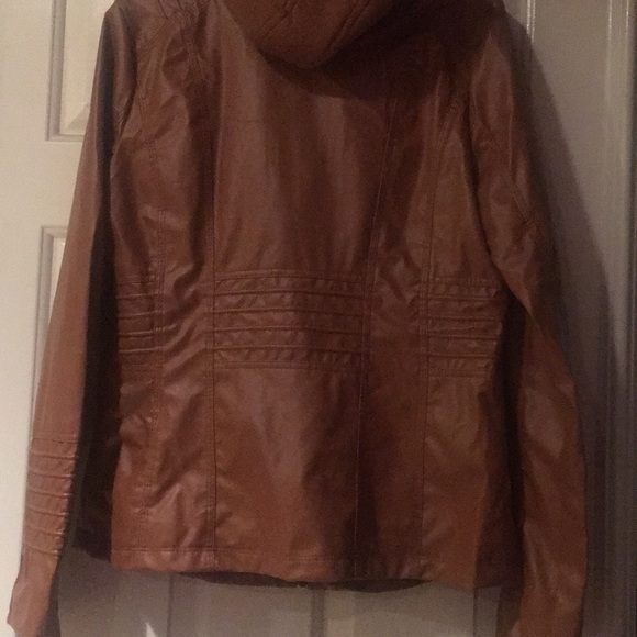 Very flattering brown Jacket. - Picture 3 of 3