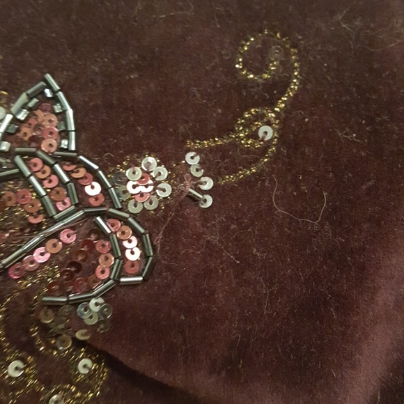 Maroon beaded clutch - Picture 2 of 4