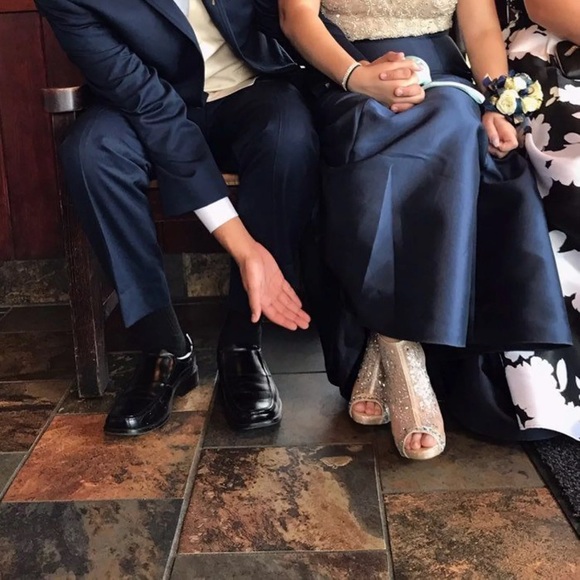 Prom dress - Picture 2 of 3