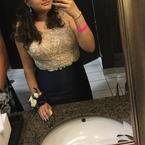 Prom dress - Picture 3 of 3