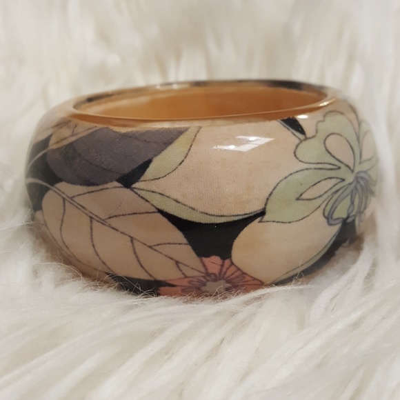 Oversized flower bangle - Picture 1 of 3