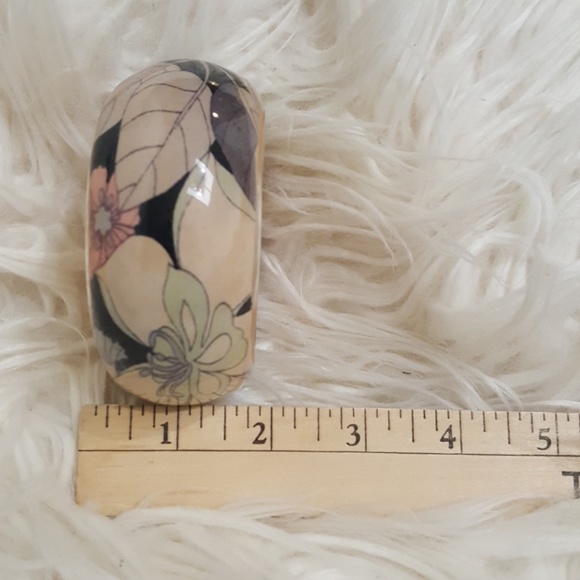 Oversized flower bangle - Picture 3 of 3